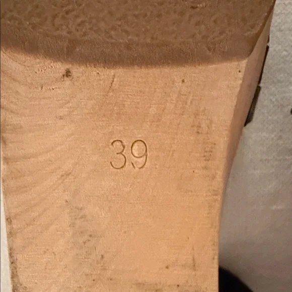 Swedish Hasbeens Black Leather Clogs/ Heels - Picture 5 of 9